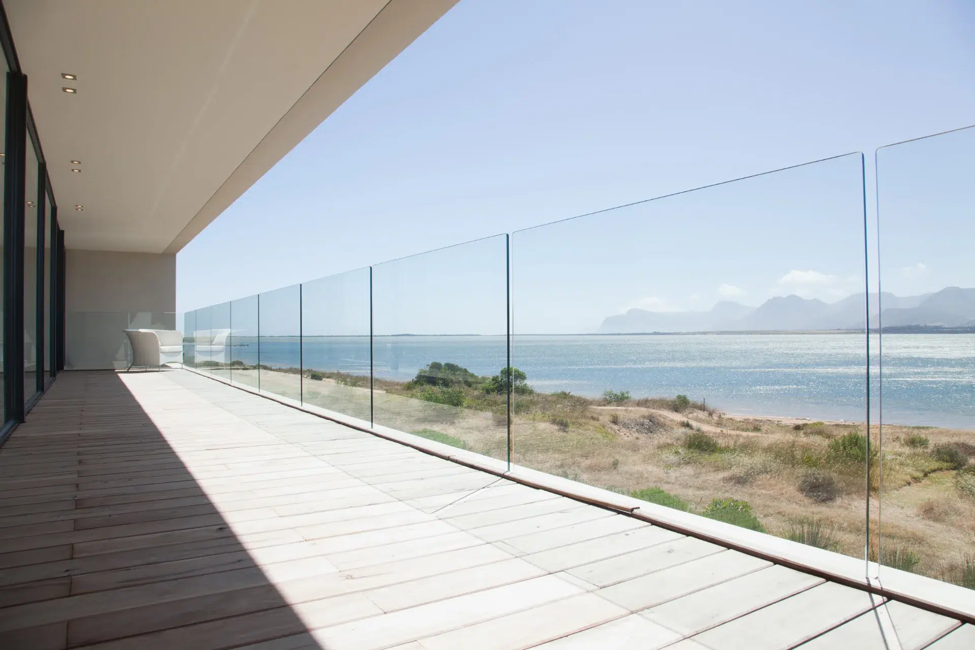 VLX 120 Glass Railing System in San Diego, CA | Hale Windows San Diego - detail 1